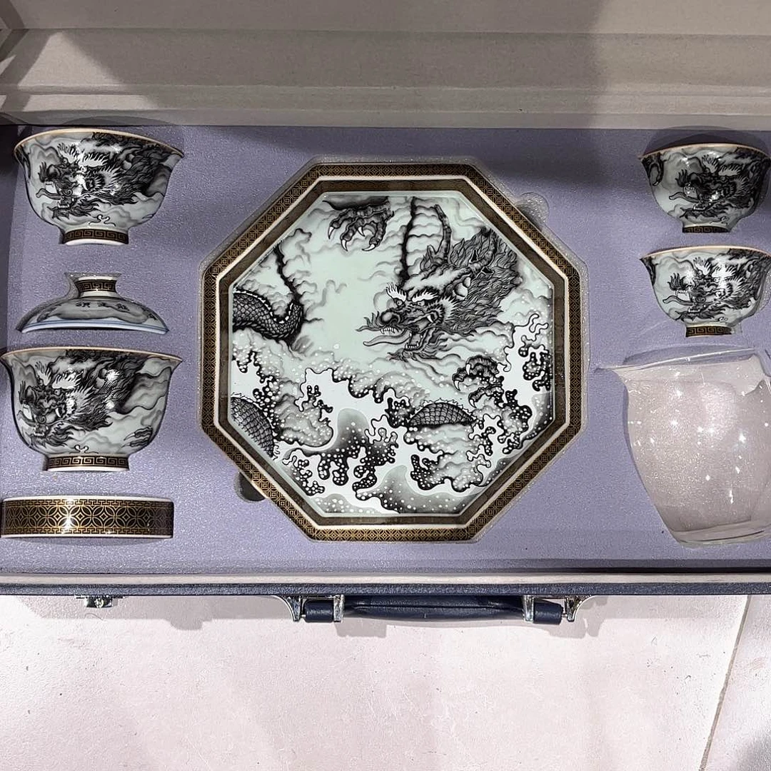 瓷片景德镇瓷器精品陈列