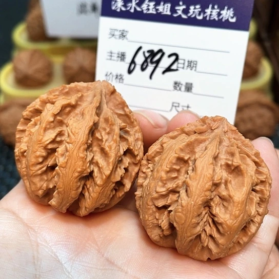 文玩核桃把件38全品野生八棱灯笼6892