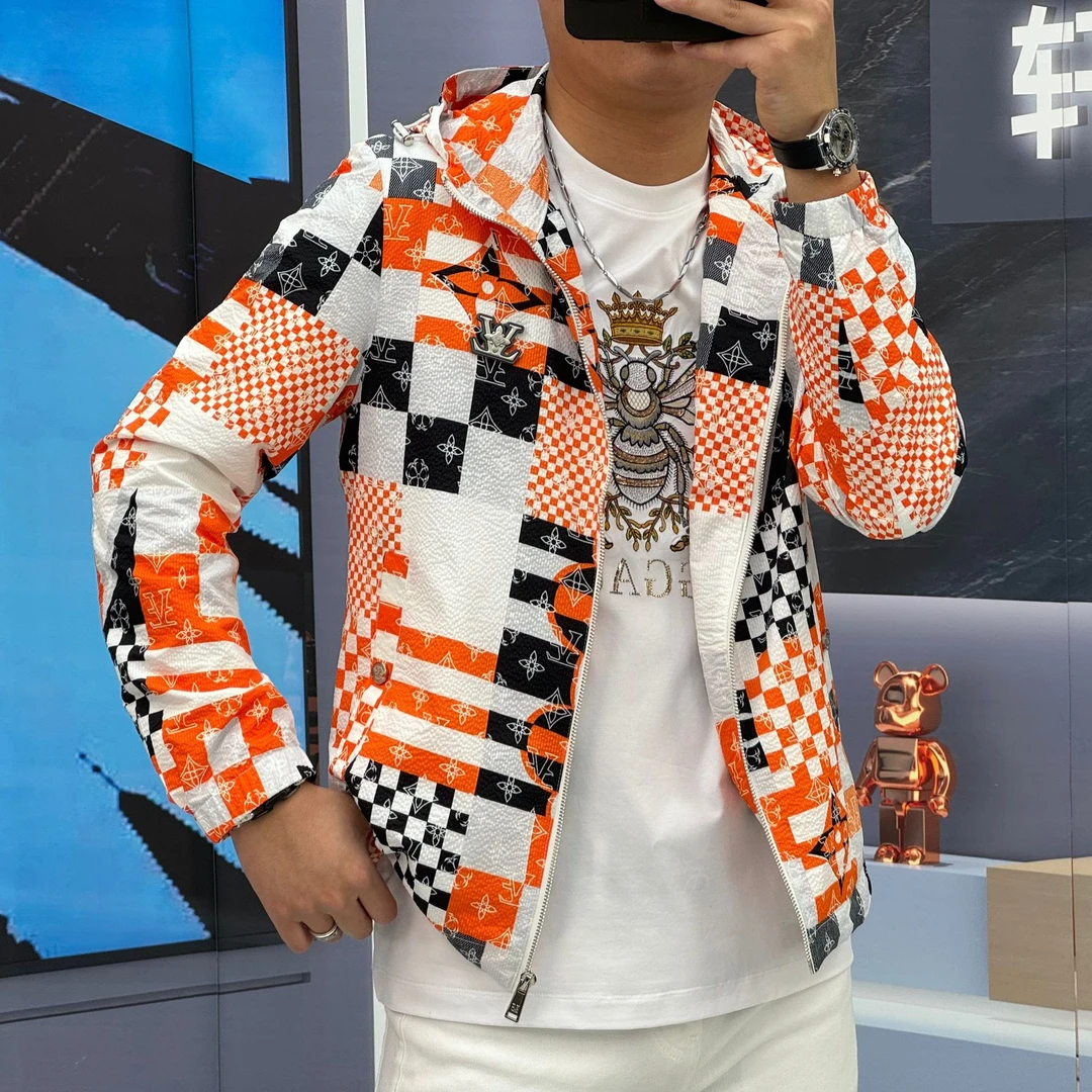 25（轩诚）春季休闲连帽三色印花个性时尚百搭薄款夹克