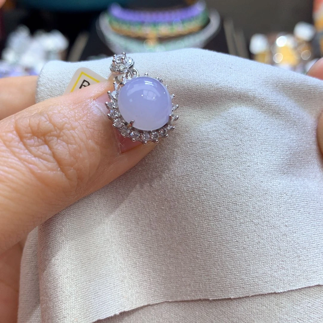 翡翠颈饰银S925镶嵌翡翠吊坠