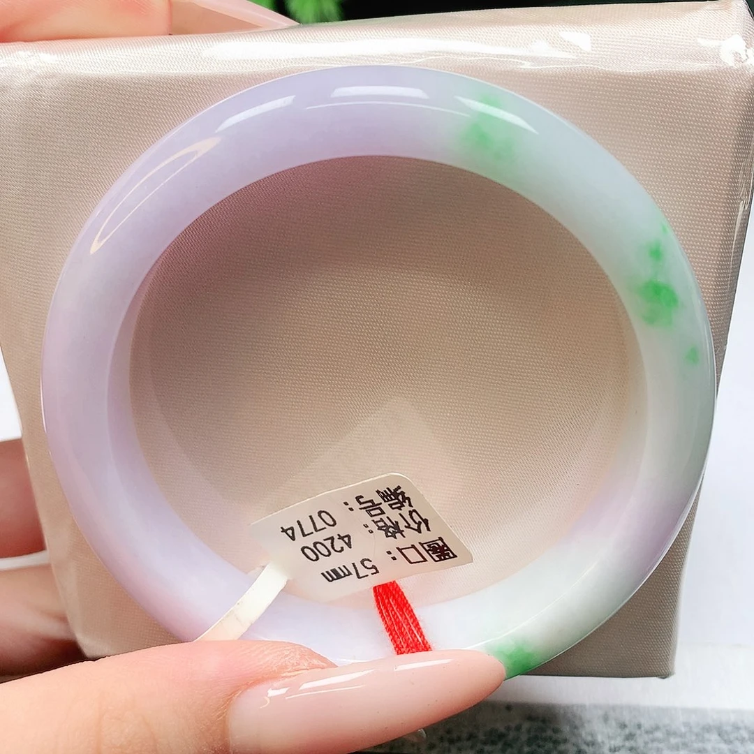翡翠手镯未镶嵌正圈
