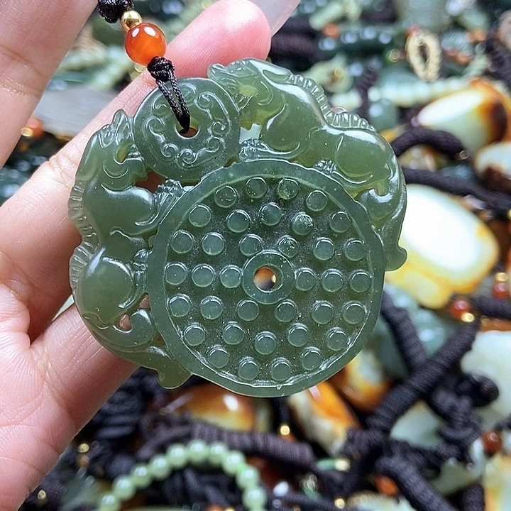 和田玉颈饰未镶嵌