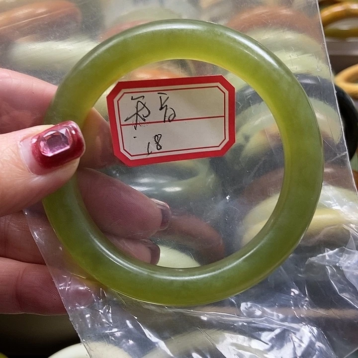 蛇纹石玉手镯未镶嵌知*