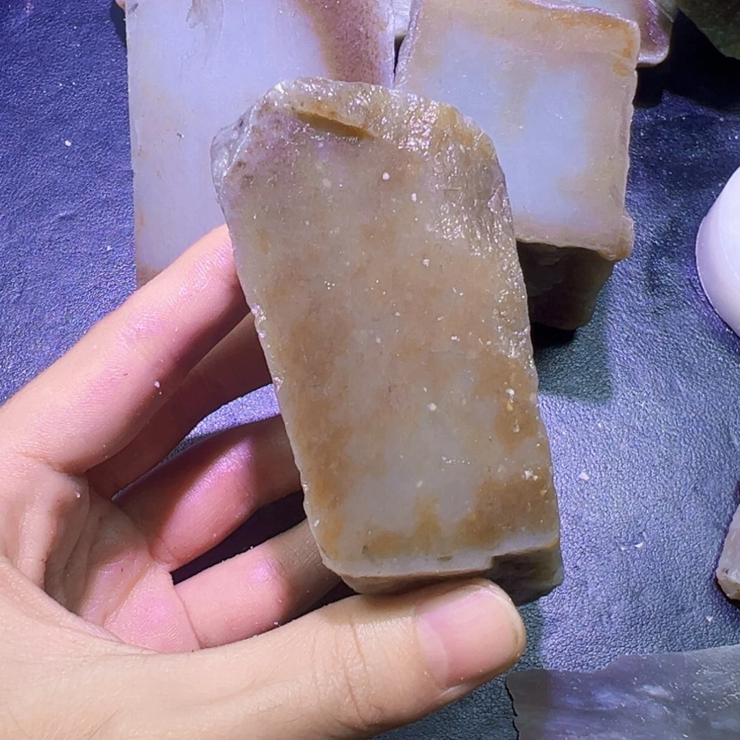 和田玉（糖玉）未镶嵌珠宝半成品