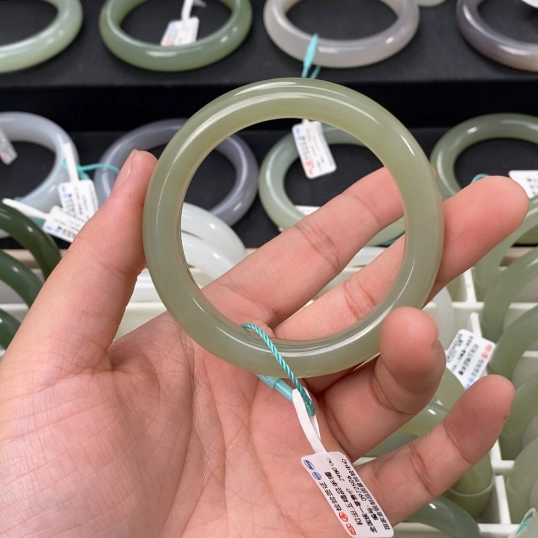 和田玉手镯未镶嵌52