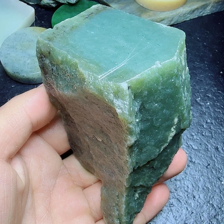 和田玉（糖玉）未镶嵌珠宝奇石