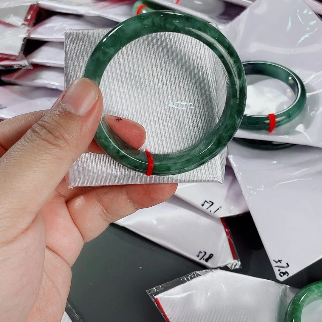 *****翡翠未镶嵌手镯福利有包容