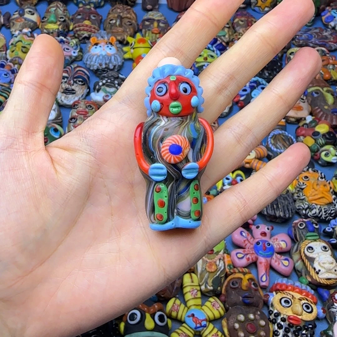 琉璃非金属玻璃颈饰立体小人一个