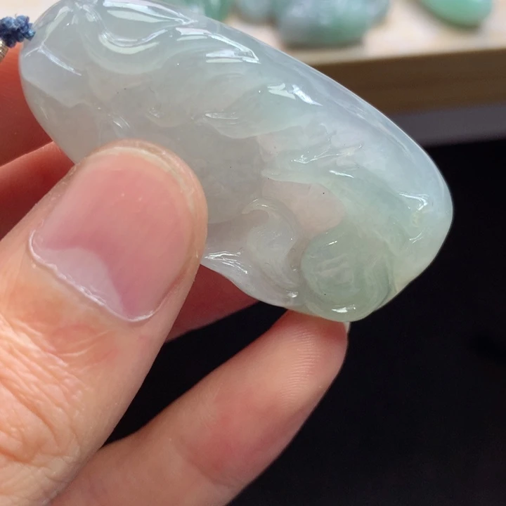 翡翠未镶嵌颈饰吊坠