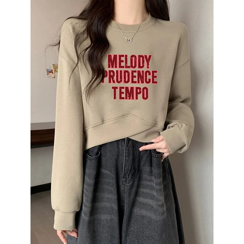 卡其色圆领短款卫衣女小个子薄款2025秋季新款不规则高腰长袖上衣