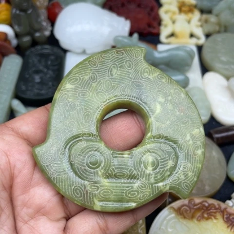 蛇纹石玉颈饰未镶嵌81