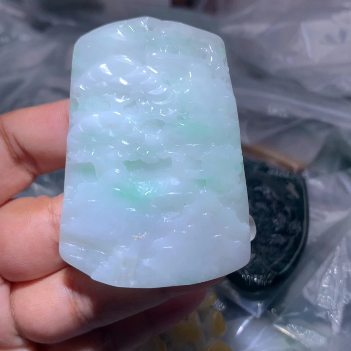 翡翠未镶嵌颈饰保真天然A货翡翠