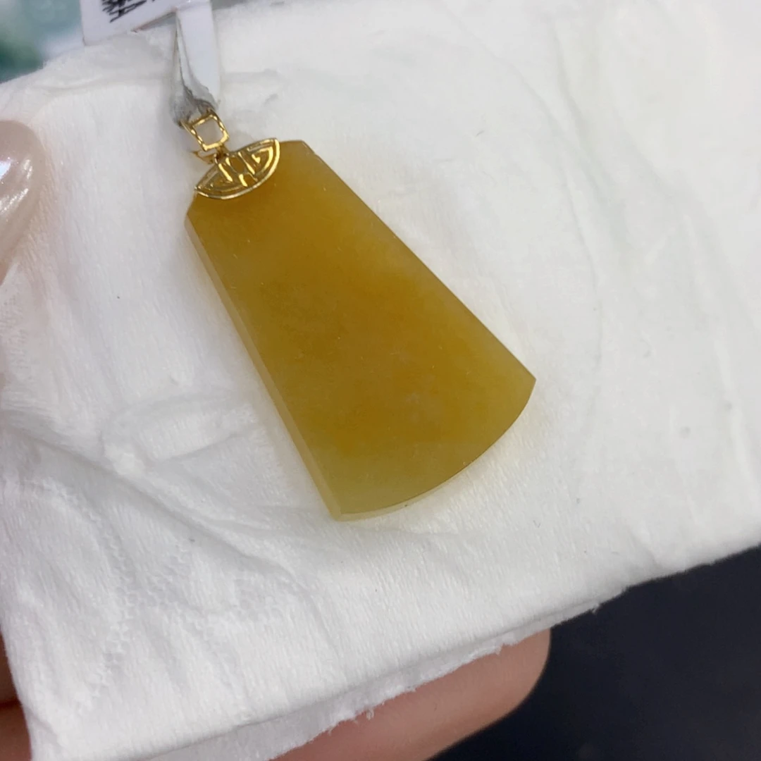 颈饰18K金镶嵌翡翠