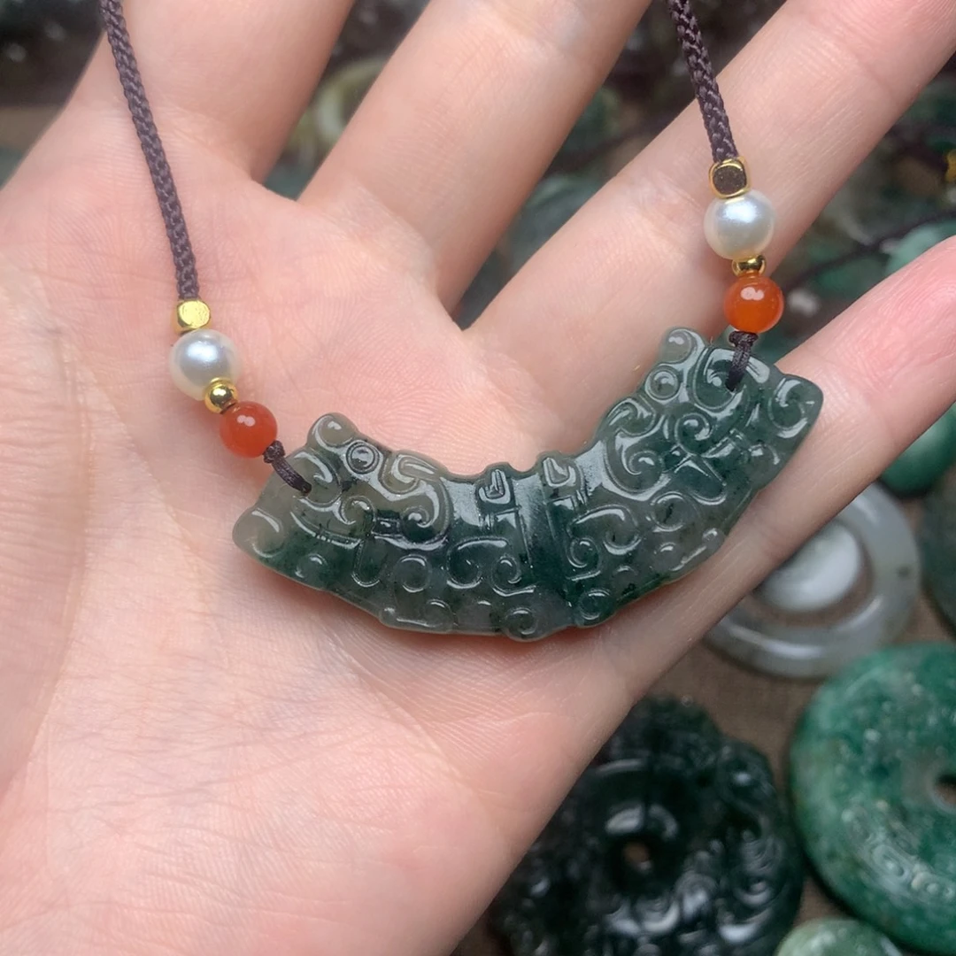 未镶嵌独山玉颈饰