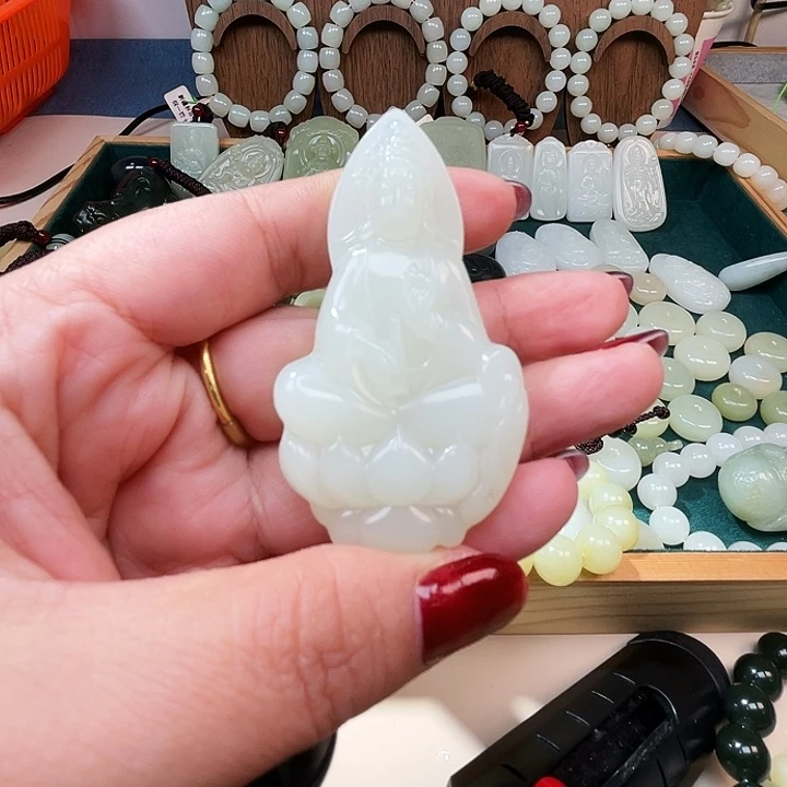 和田玉（糖玉）未镶嵌颈饰