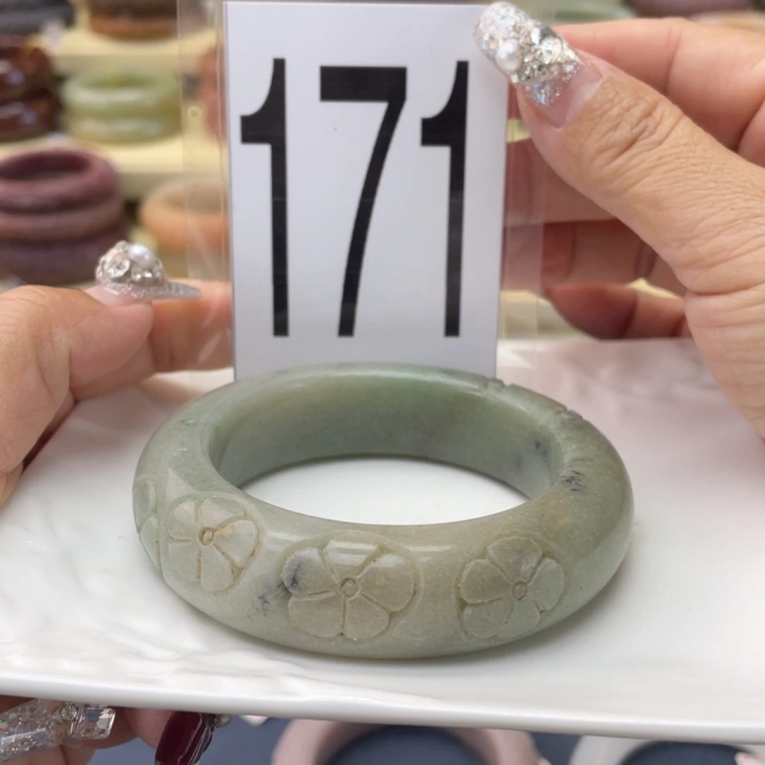 【闪购商品】石英质玉手镯未镶嵌