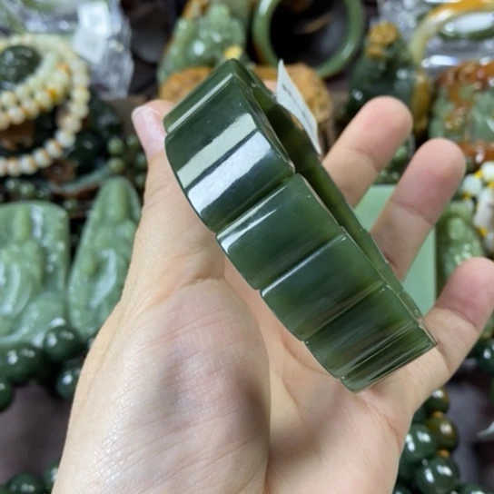 透闪石质玉手牌未镶嵌羊****连