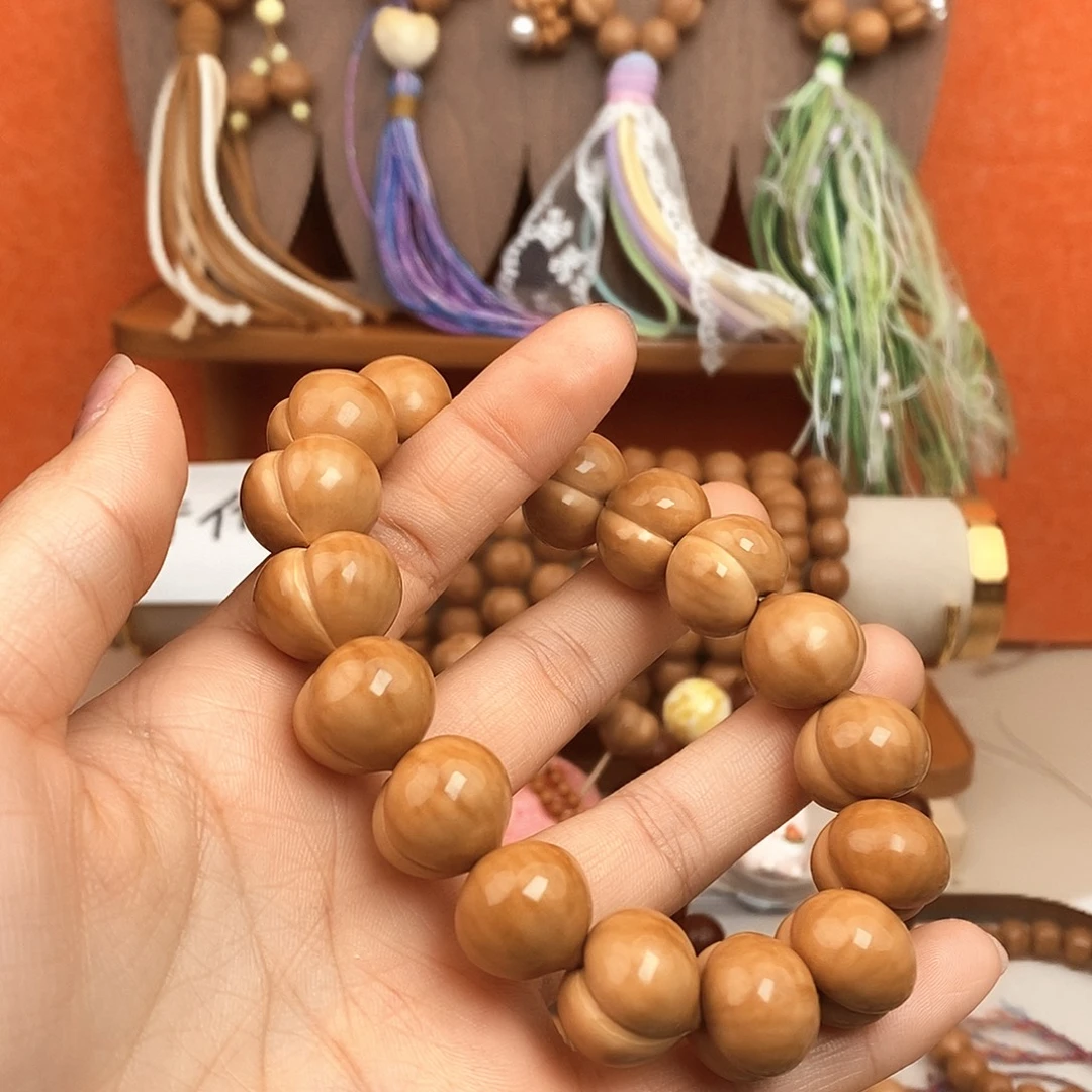 肆***惮吊坠猴头核桃最低价格。全品屁桃，不送配饰