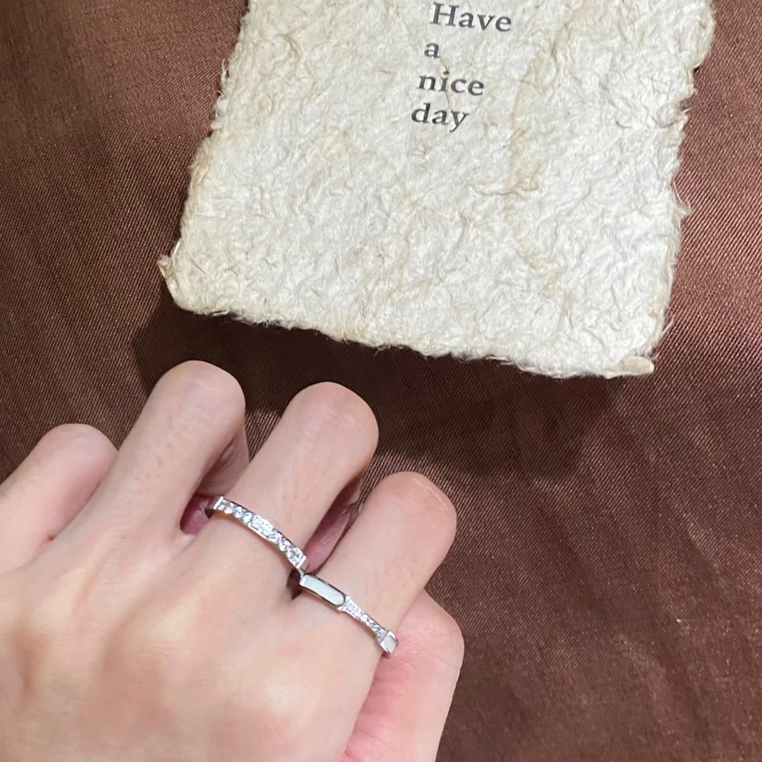 钛钢戒指 钛钢不掉色单排钻戒指经典镶钻素圈戒指情侣小众不撞款