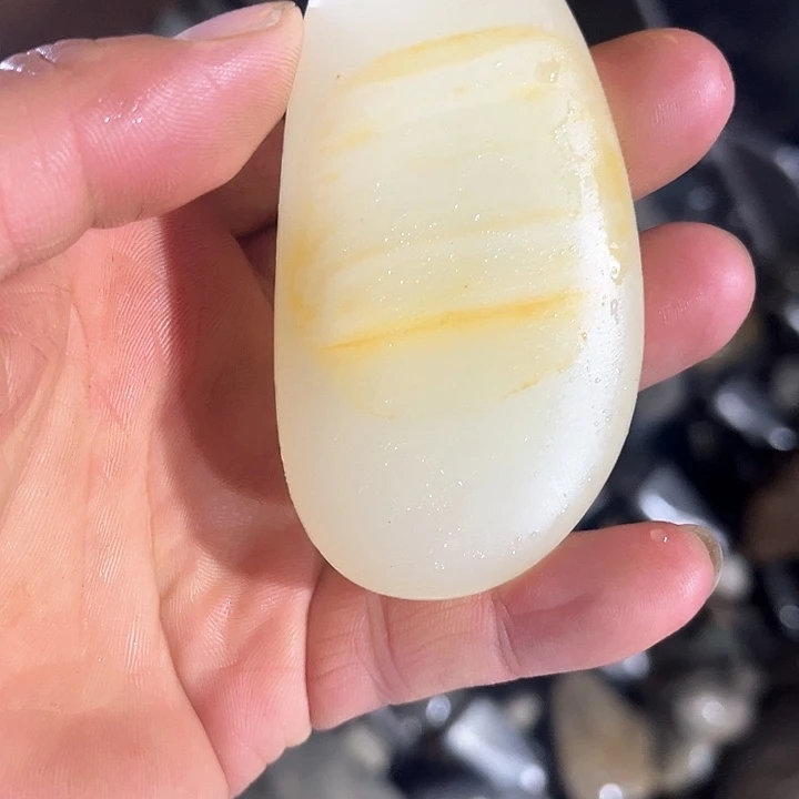 未镶嵌和田玉（糖玉）挂件