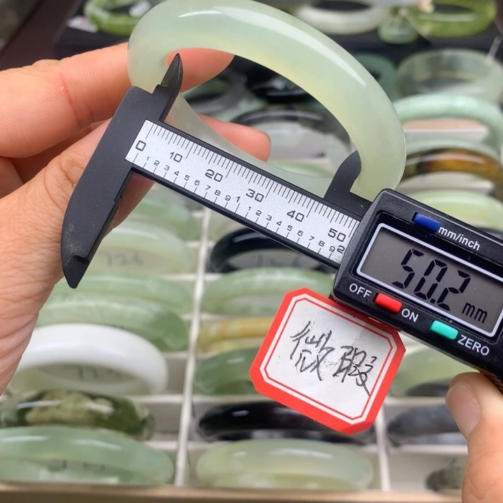 蛇纹石玉未镶嵌手镯758