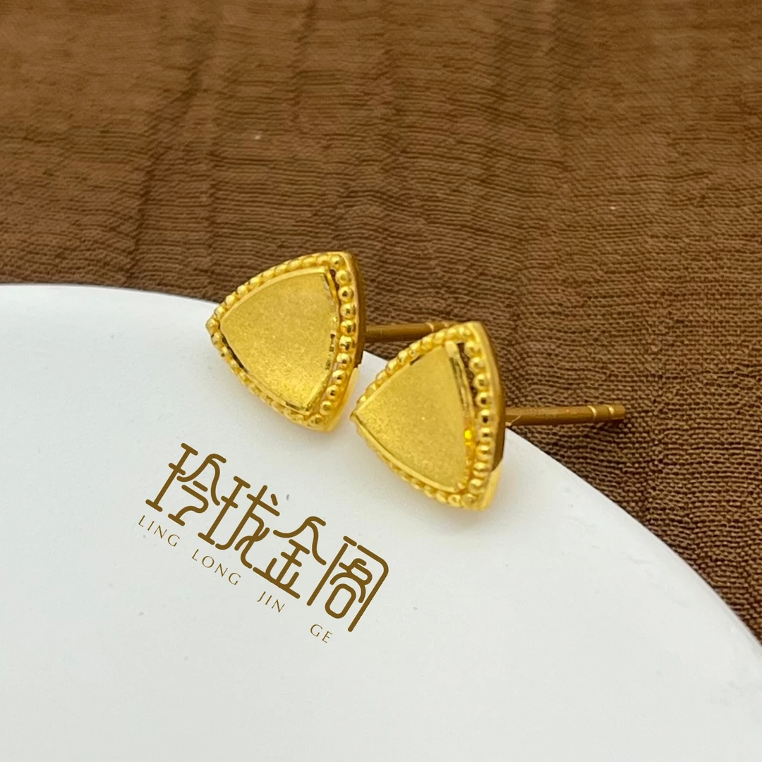 足金999 气质三角磨砂黄金耳钉