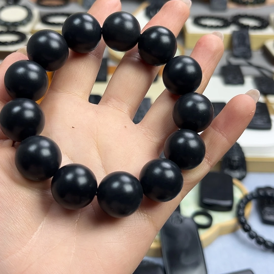 帝***情和田玉（墨玉）未镶嵌颈饰卡18磨砂光细