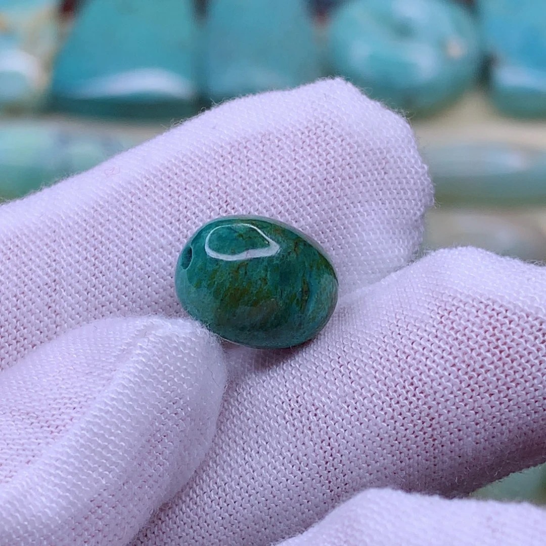 绿松石颈饰未镶嵌