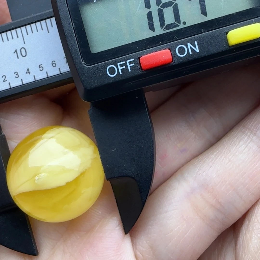 蜜蜡未镶嵌裸石微瑕溶洞圆珠