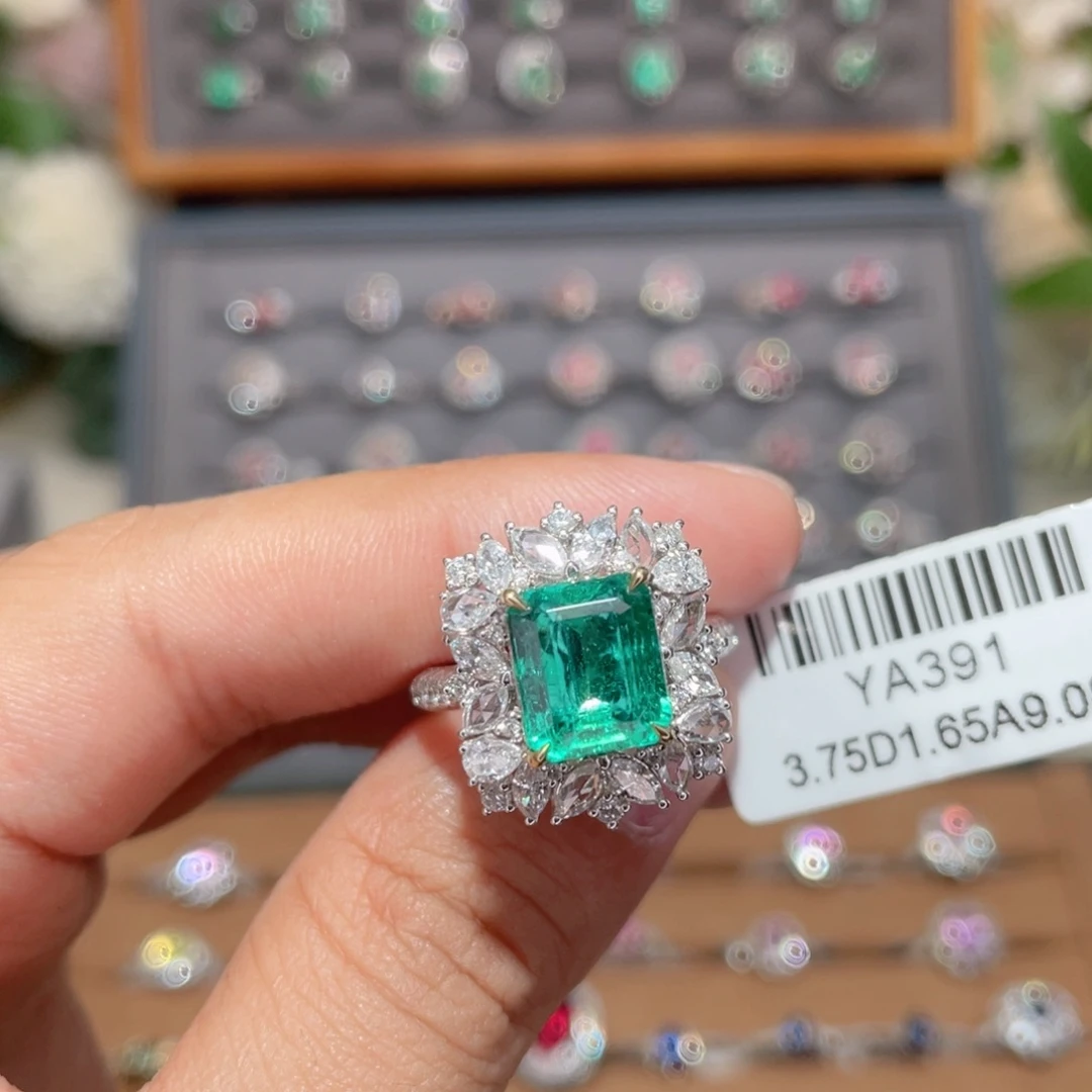 祖母绿戒指18K金镶嵌3.75ct