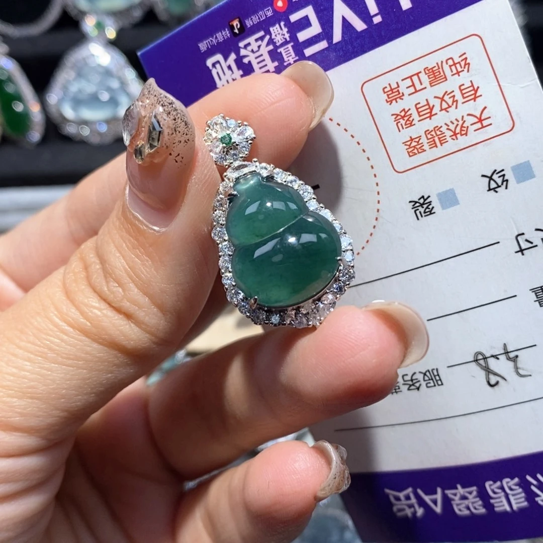 翡翠项链未镶嵌翡翠