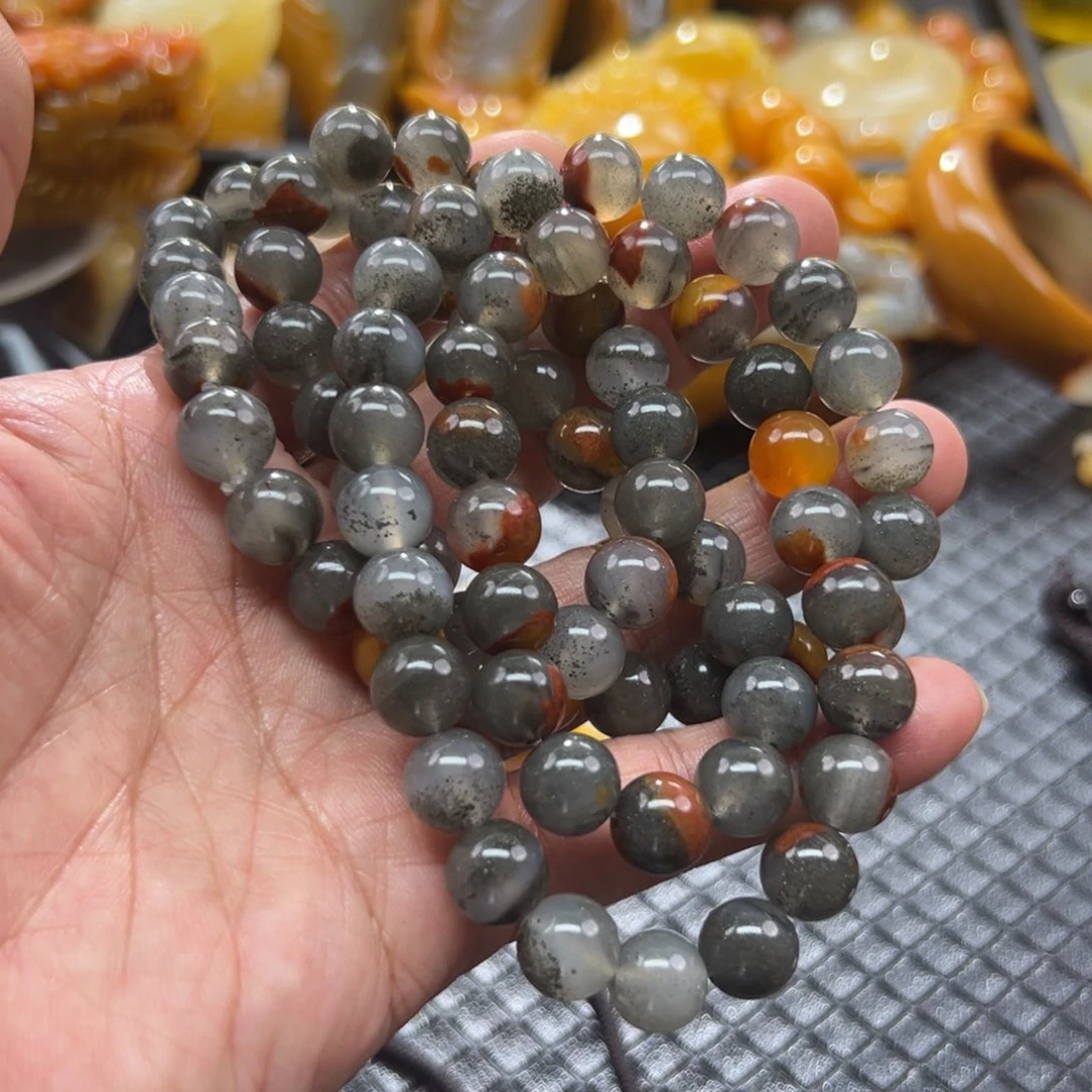颈饰未镶嵌石英质玉