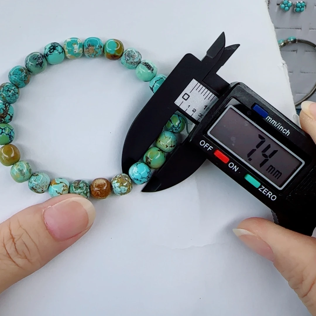 绿松石未镶嵌颈饰