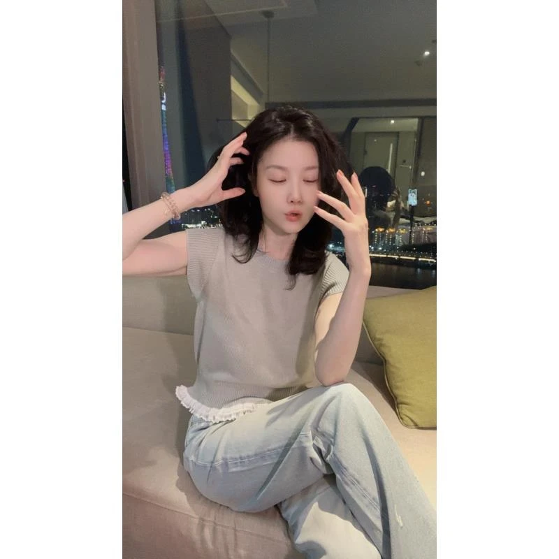 悦悦专属【岁月有光】花边蕾丝下摆拼接针织马甲Y78