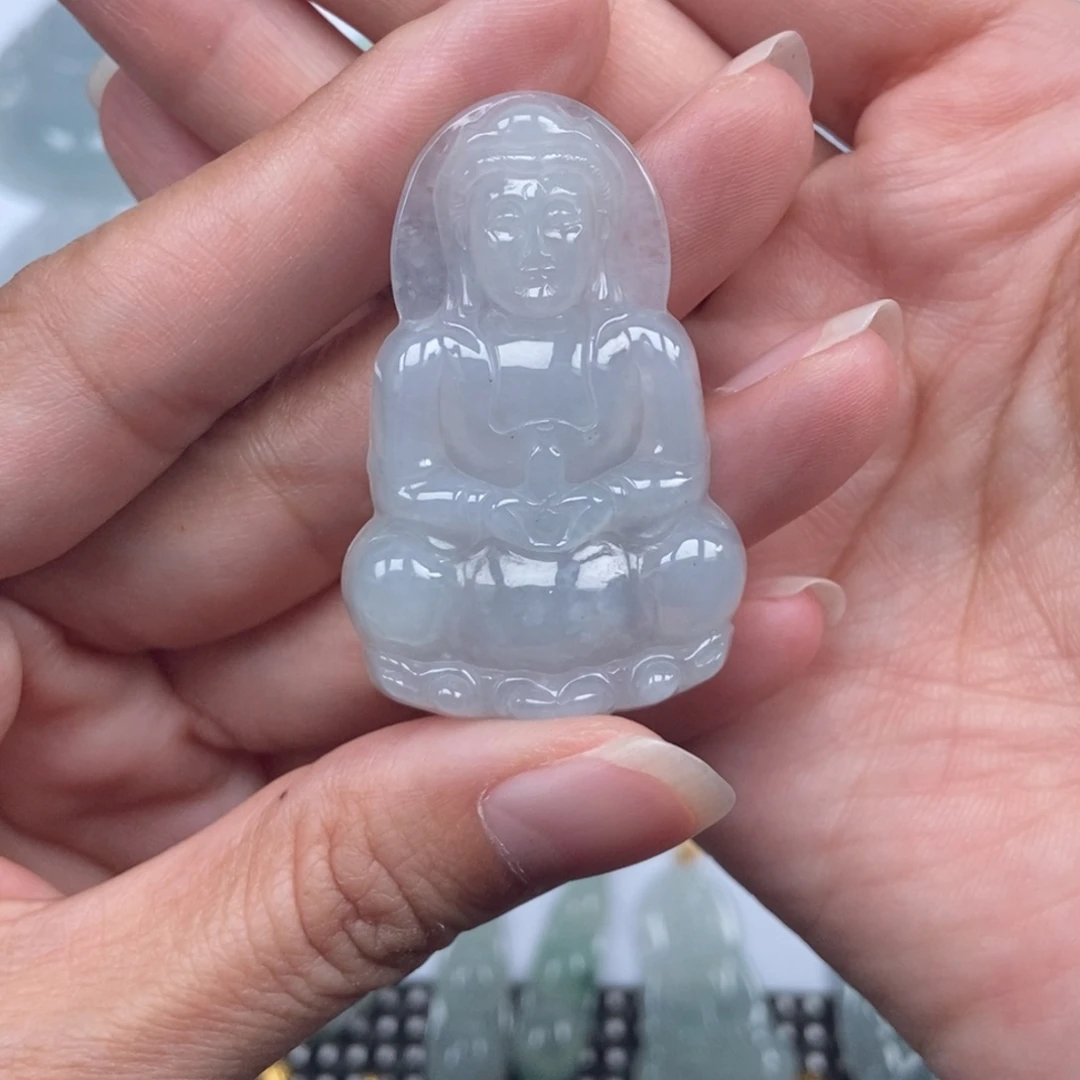 翡翠未镶嵌颈饰观音