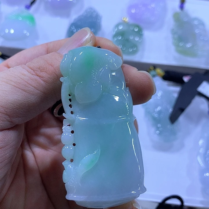 翡翠未镶嵌颈饰天然翡翠A货吊坠