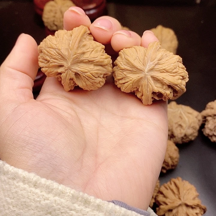 动***车文玩核桃吊坠瑕疵单只不退不换