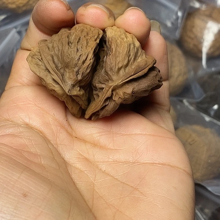 文玩核桃把件云南铁核桃14