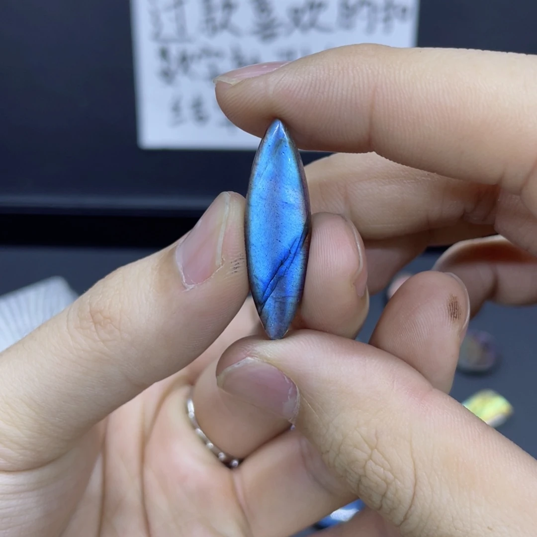 水晶不规则未镶嵌谢*丹