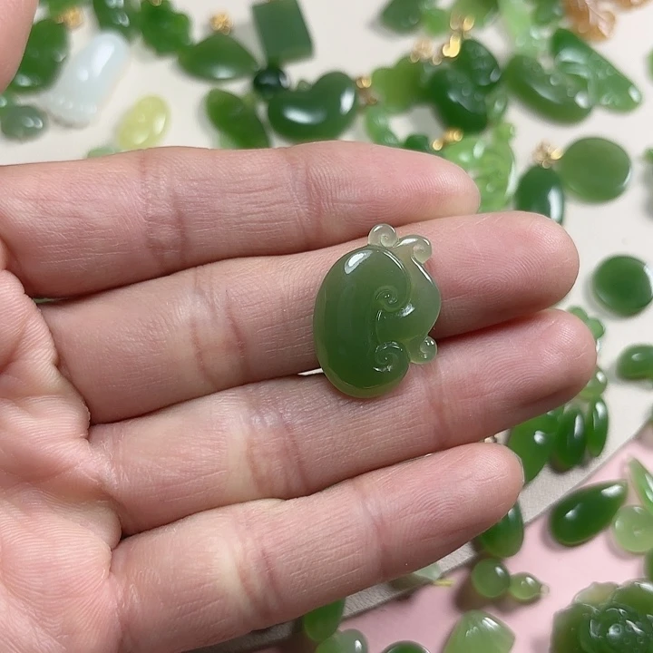 和田玉（碧玉）未镶嵌颈饰