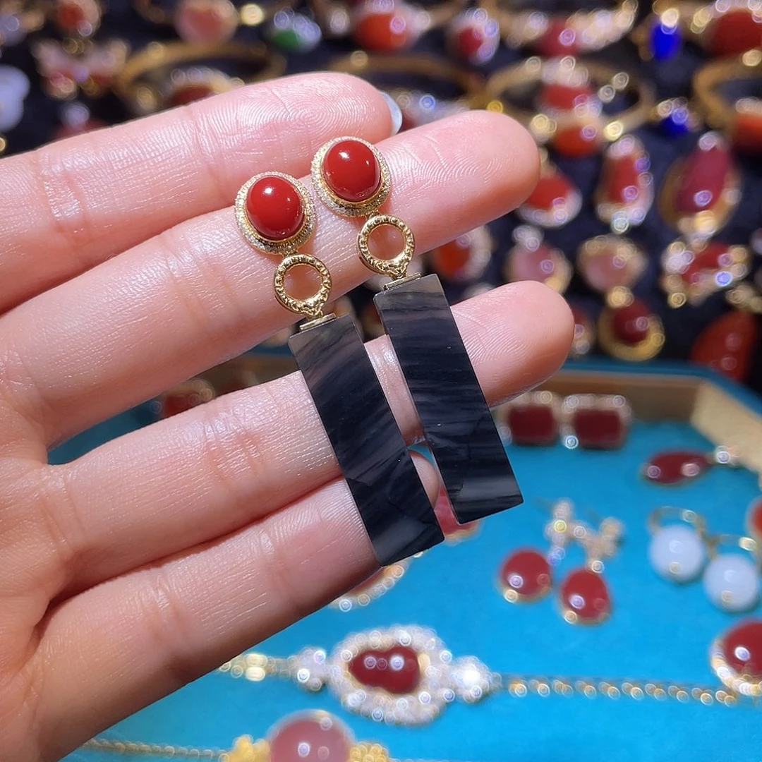 和田玉18K金镶嵌耳饰