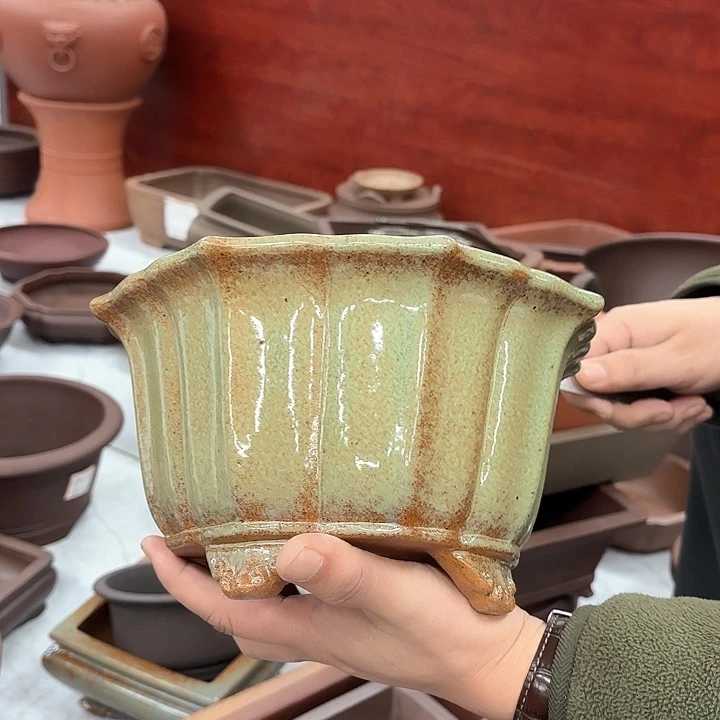 紫砂花盆紫砂的颜色很好看呀