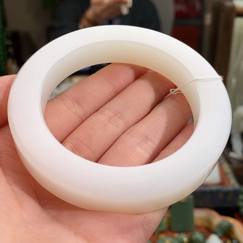 【闪购商品】吊坠(不含链)未镶嵌和田玉O****l手镯56.5