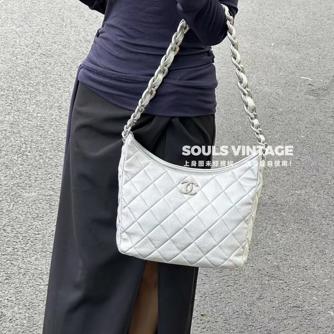 95新 Chanel/香奈儿 银色 羊皮 粗链条hobo腋下包大号/647241413