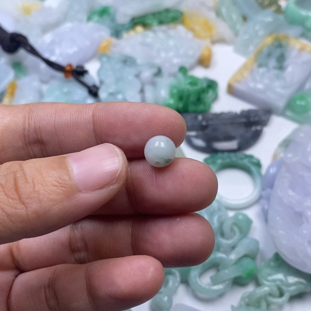 颈饰未镶嵌翡翠茗翡翠