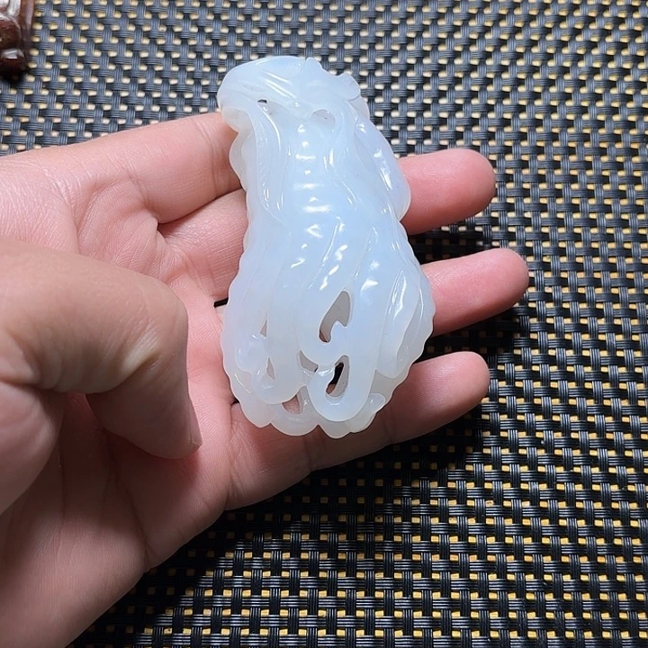 用***3和田玉未镶嵌挂件