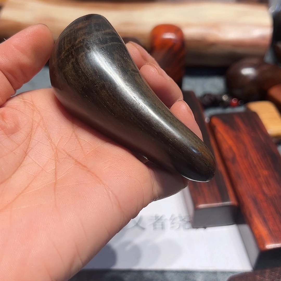 交趾黄檀（大红酸枝）耿*