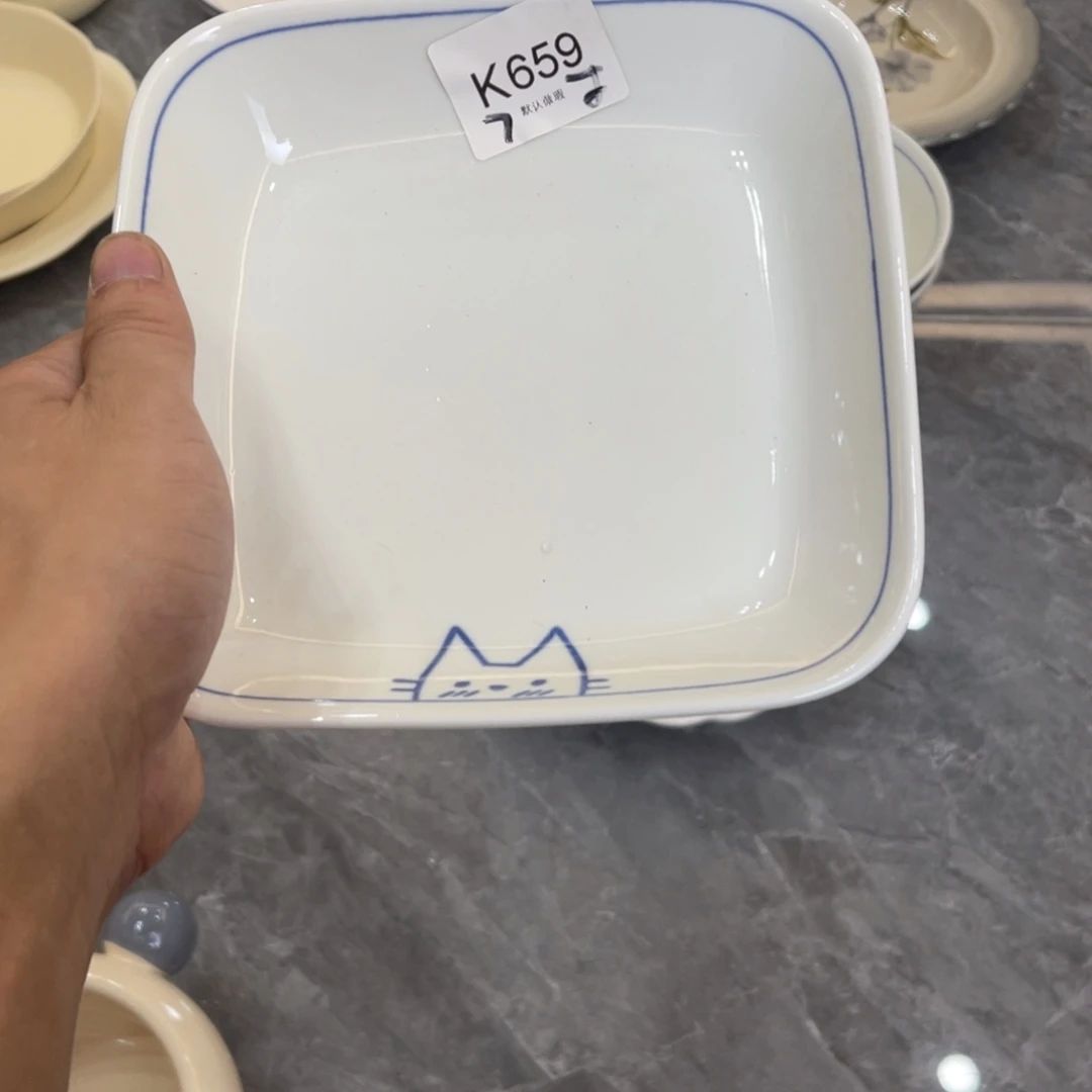 陶瓷微瑕餐具介意勿拍，满18飞！