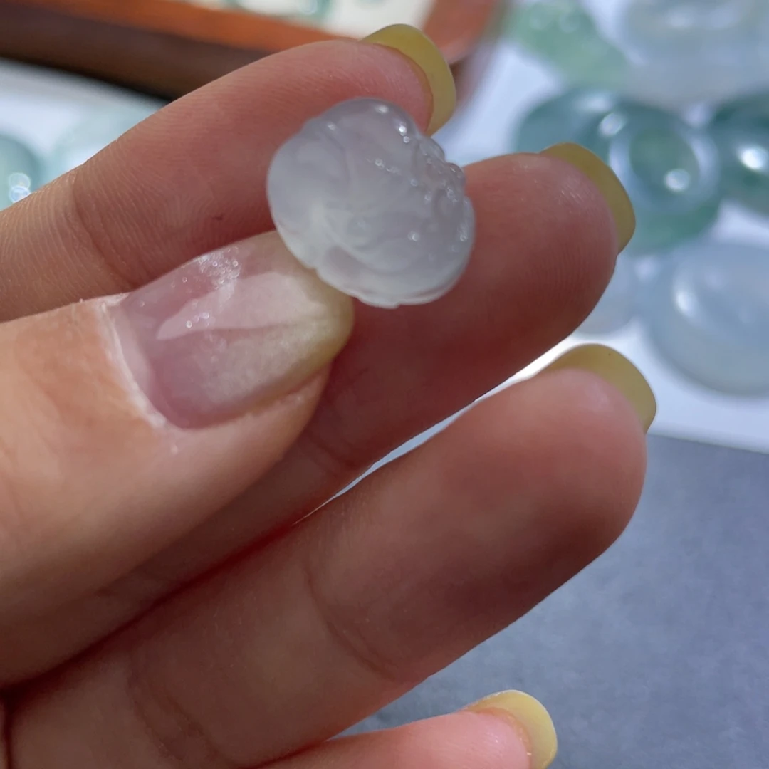 定制翡翠未镶嵌貔貅