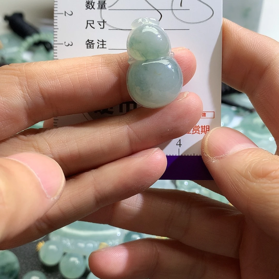 翡翠未镶嵌颈饰吊坠